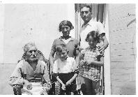  grand-père Aune, Blanche, Joseph, Alexis et Lucienne.